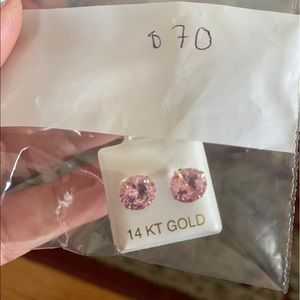 selling earrings different prices text me.